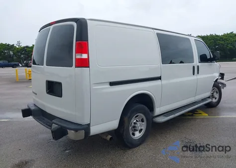 2021 Chevrolet Express Cargo Rwd 2500 Regular Wheelbase Wt из США, поврежденный, VIN 1GCWGAFP2M1204749